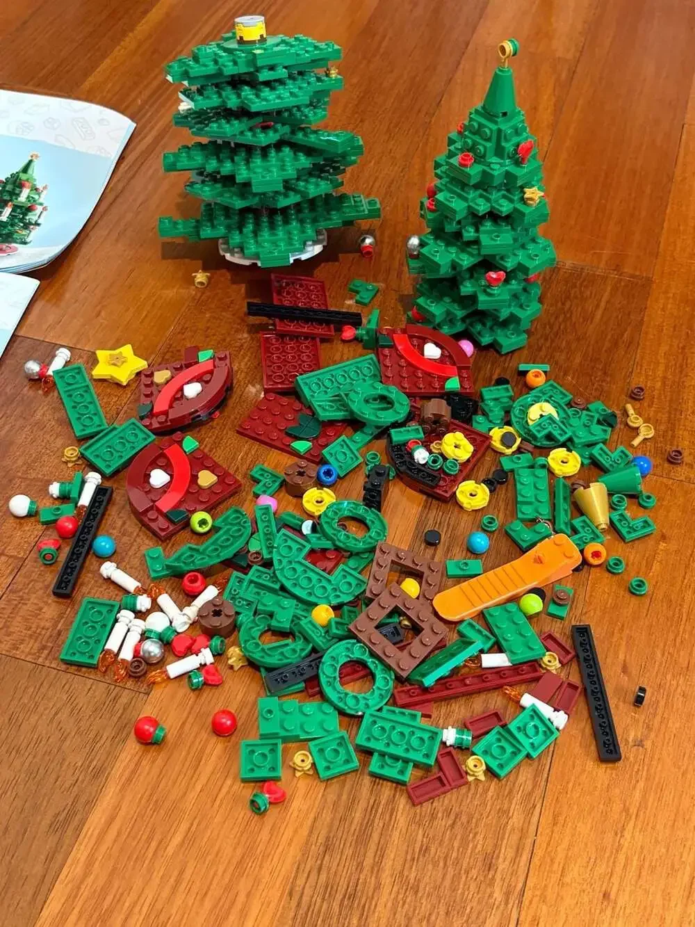 LEGO 40573 Christmas Tree Holiday Set w/ Instructions – Partially Built / Incomp - Picture 4 of 8
